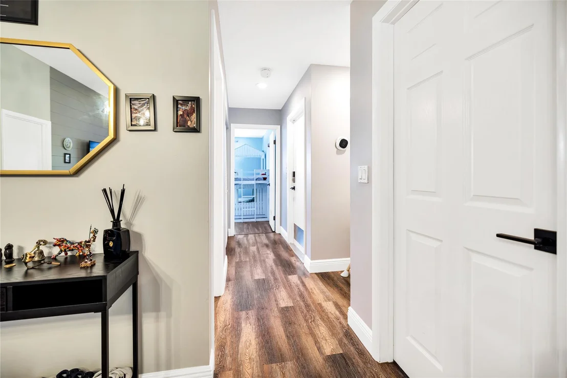 Photo of 5568 American Circle