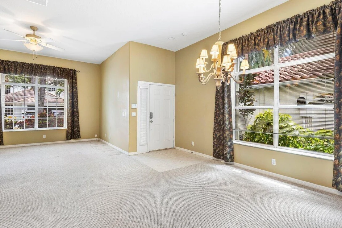 Photo of 542 Canoe Point