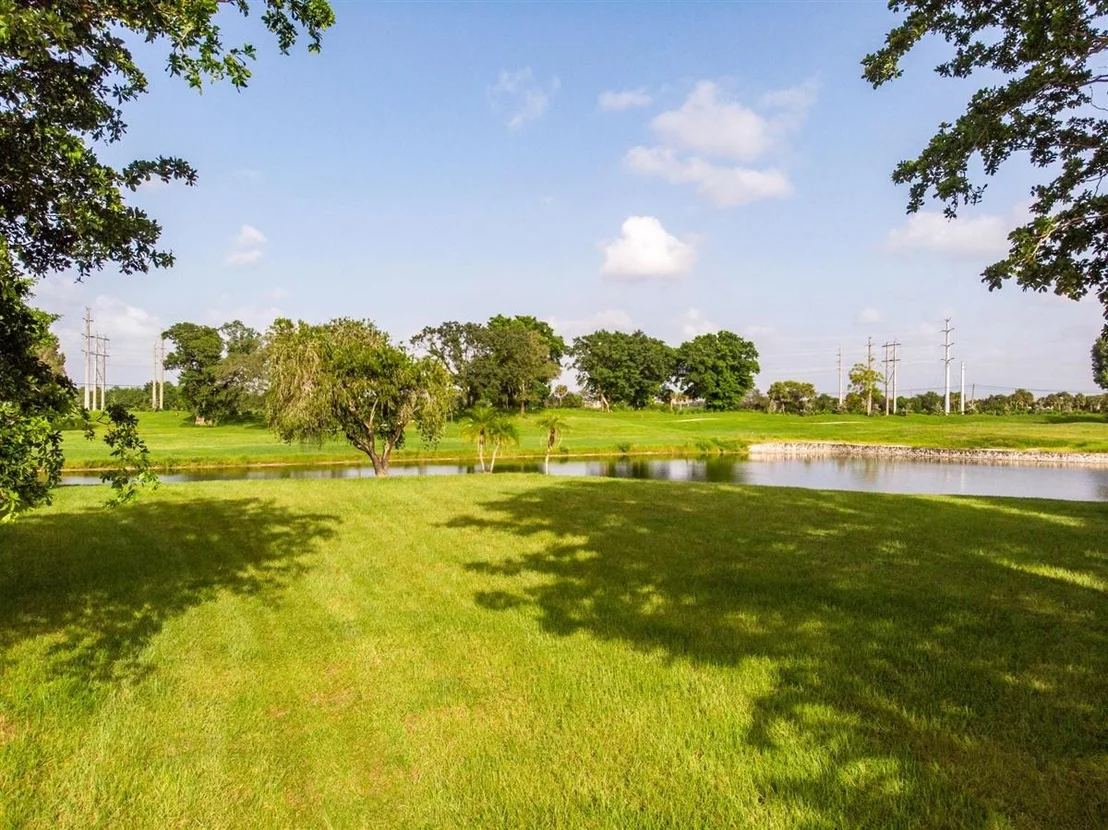 Photo of 2289 Golf Brook Drive