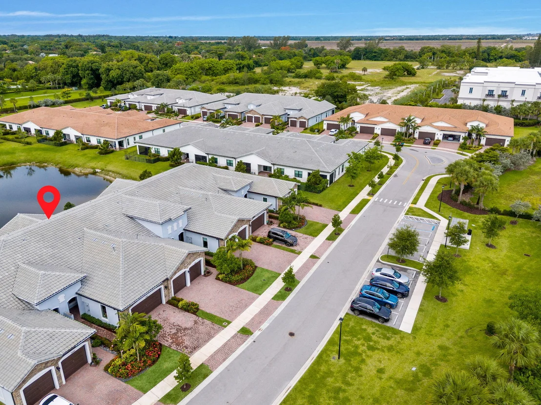 Photo of 7642 N Blue Spring Drive