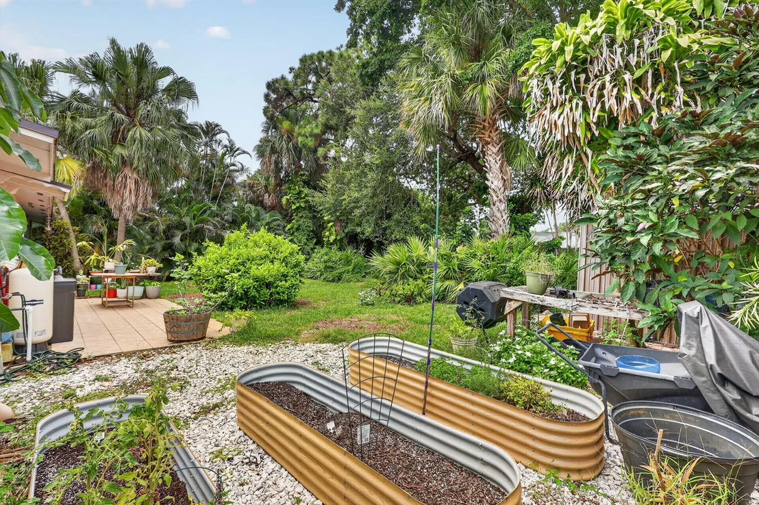 Photo of 902 SE OCEAN Avenue