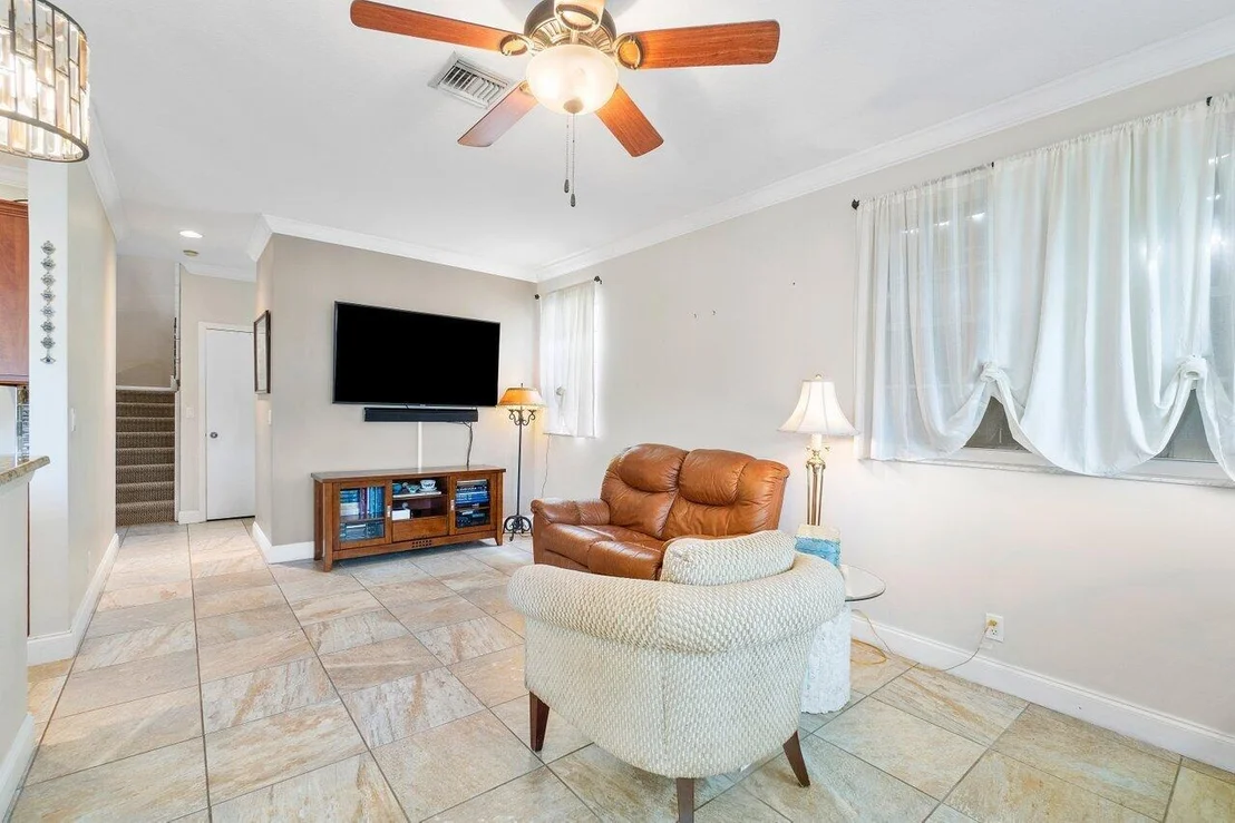 Photo of 10380 Sunstream Lane