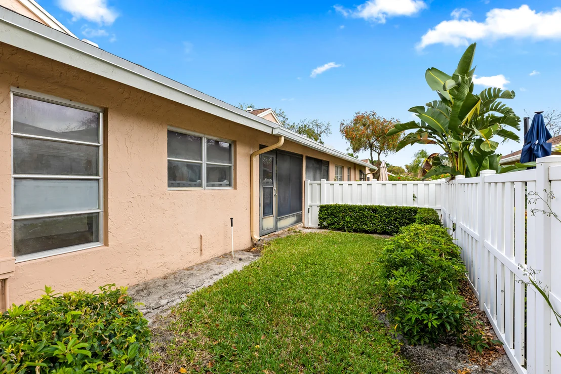 Photo of 8089 Springtree Road