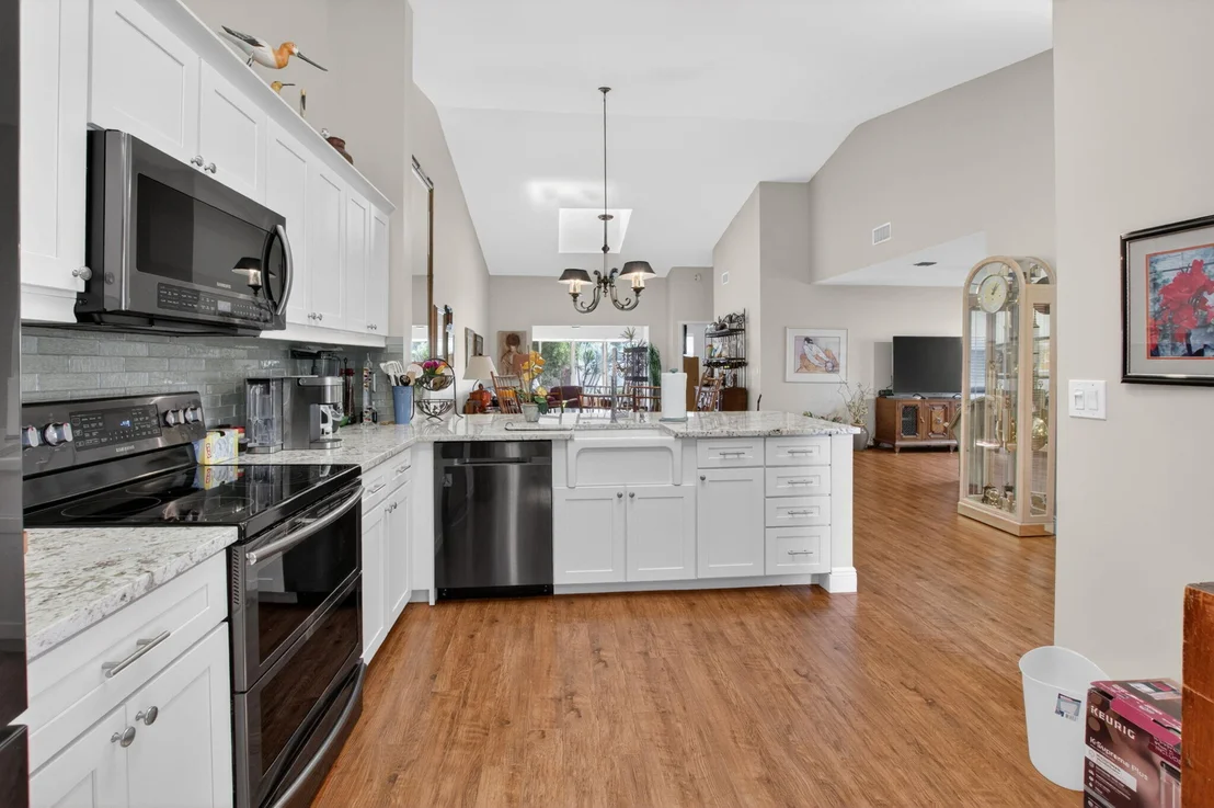 Photo of 5582 Royal Lake Circle