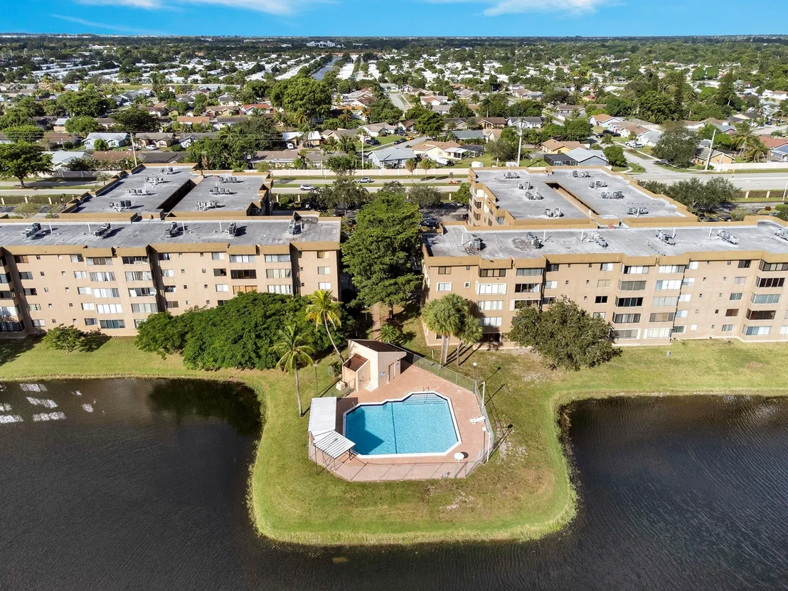 Photo of Unit 301 at 8000 Hampton Boulevard
