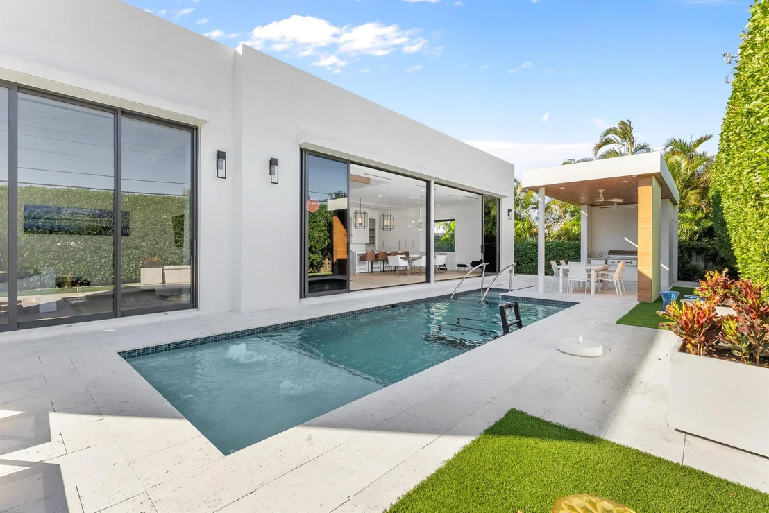 Photo of 811 Granada Drive