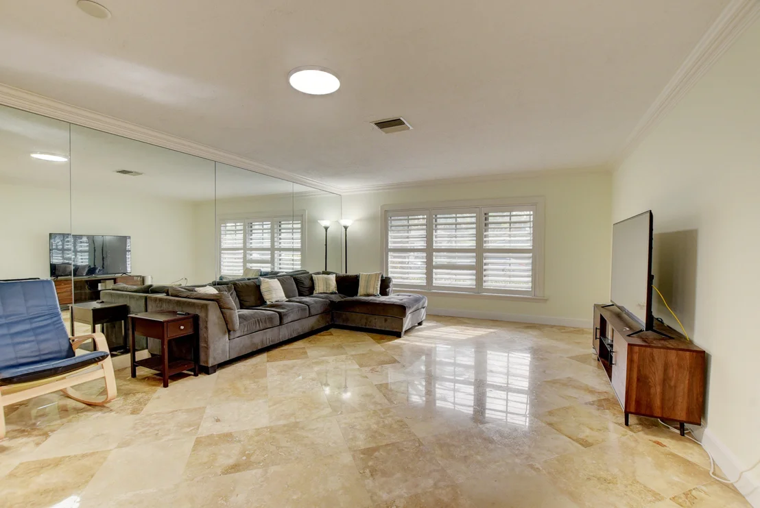 Photo of 867 Malaga Drive