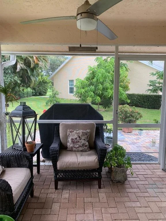 Photo of 275 Moccasin Trail W