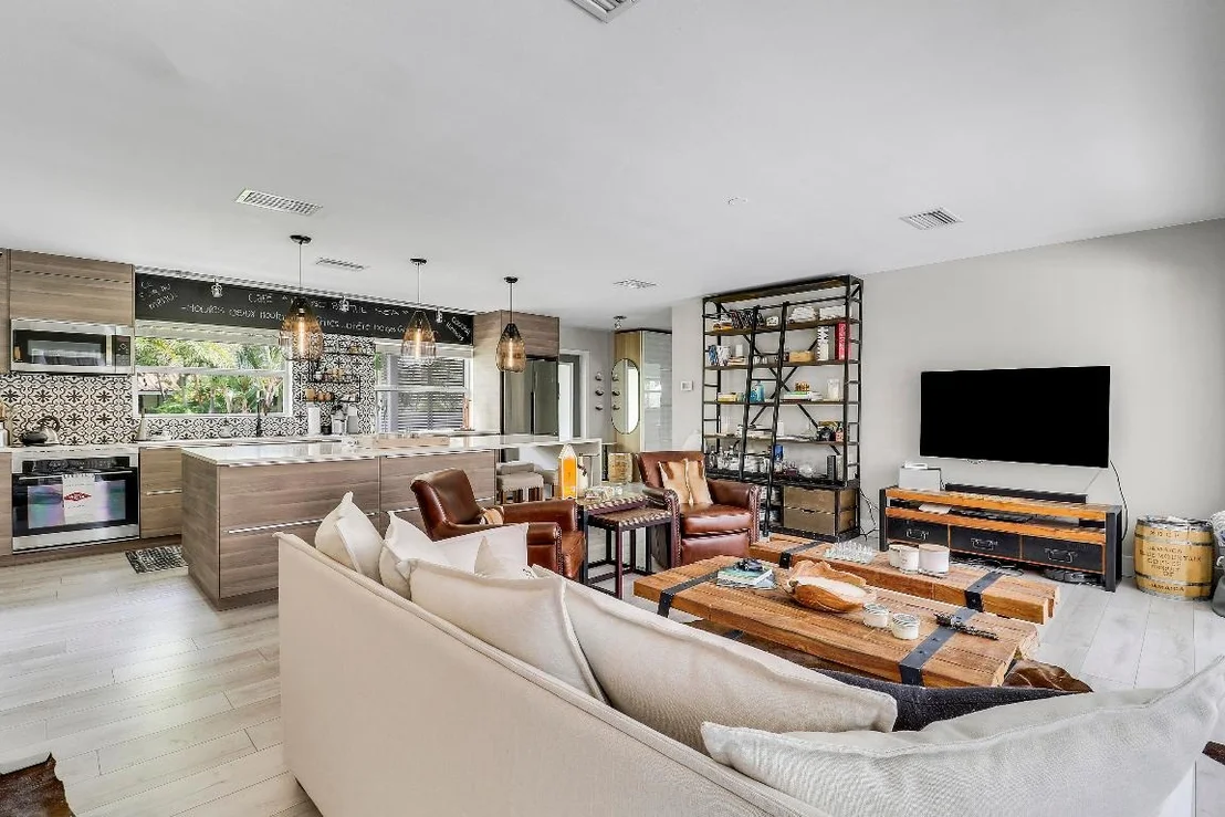 Photo of 1221 Morse Boulevard