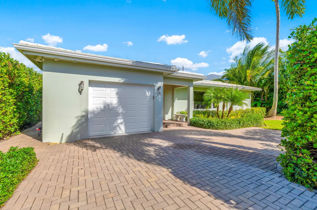 Photo of 471 N Juno Lane