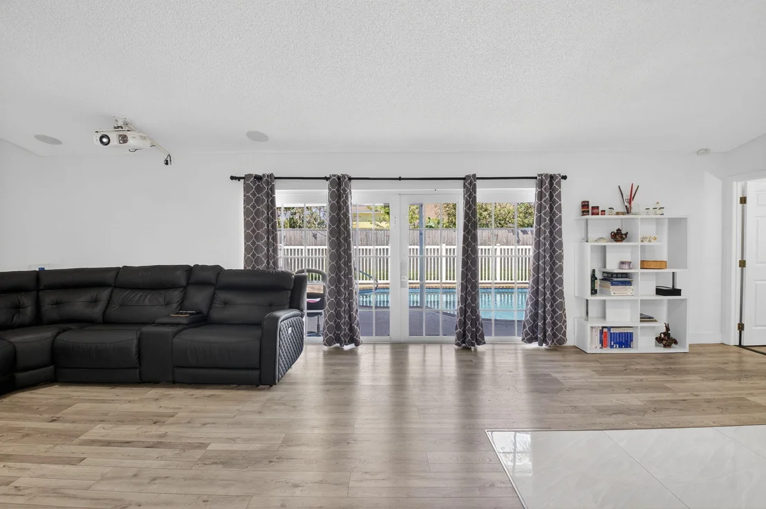 Photo of 19131 Fairlawn Way
