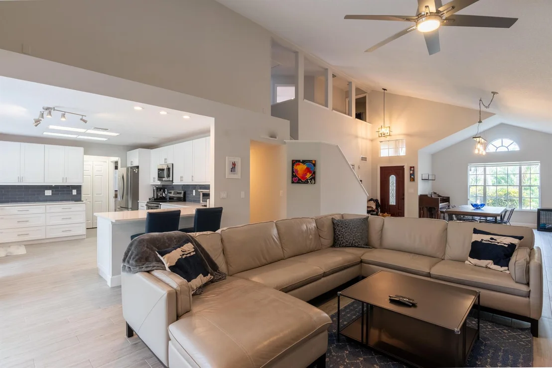 Photo of 132 Stonebriar Boulevard