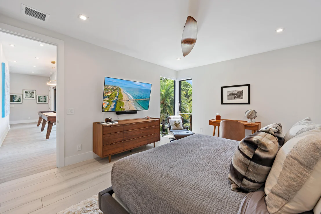 Photo of 162 Commodore Drive