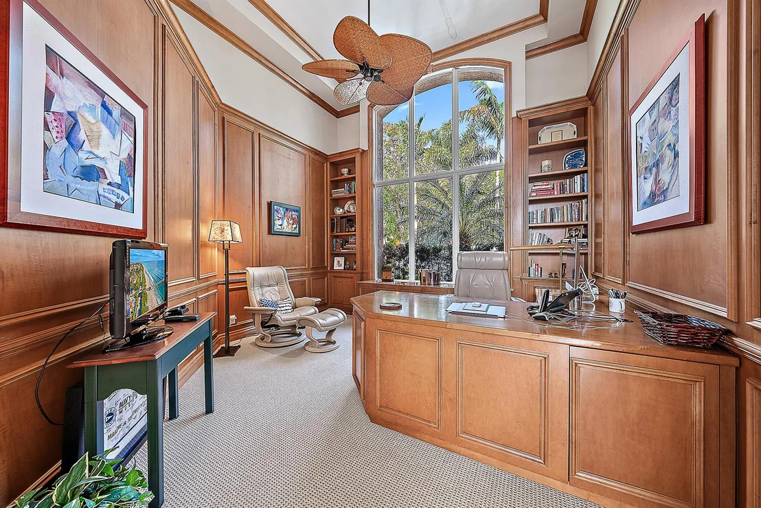 Photo of 139 Commodore Drive