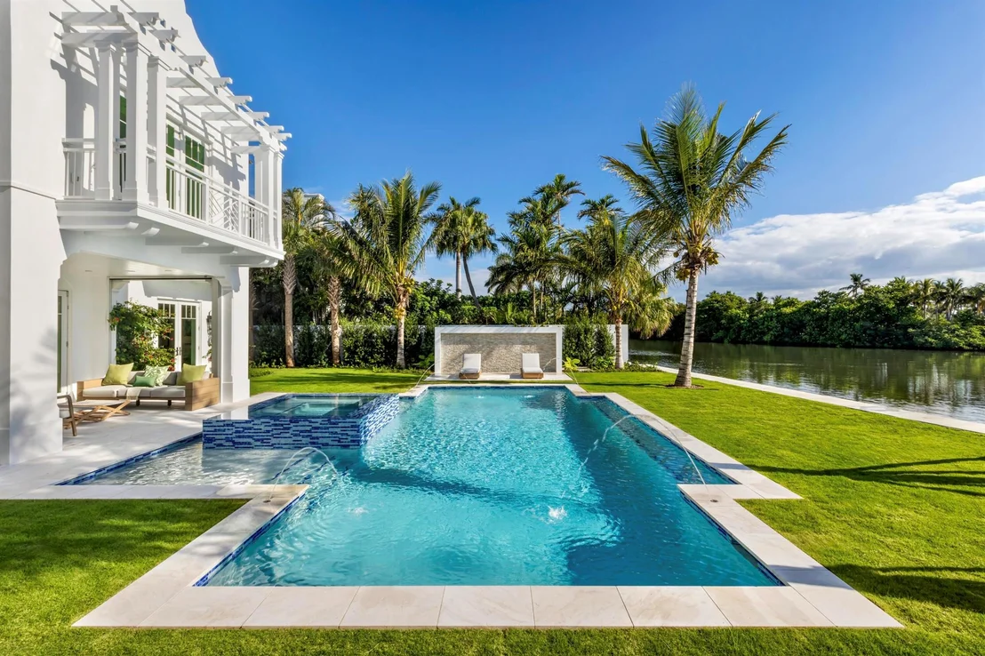 Photo of 584 Island Drive