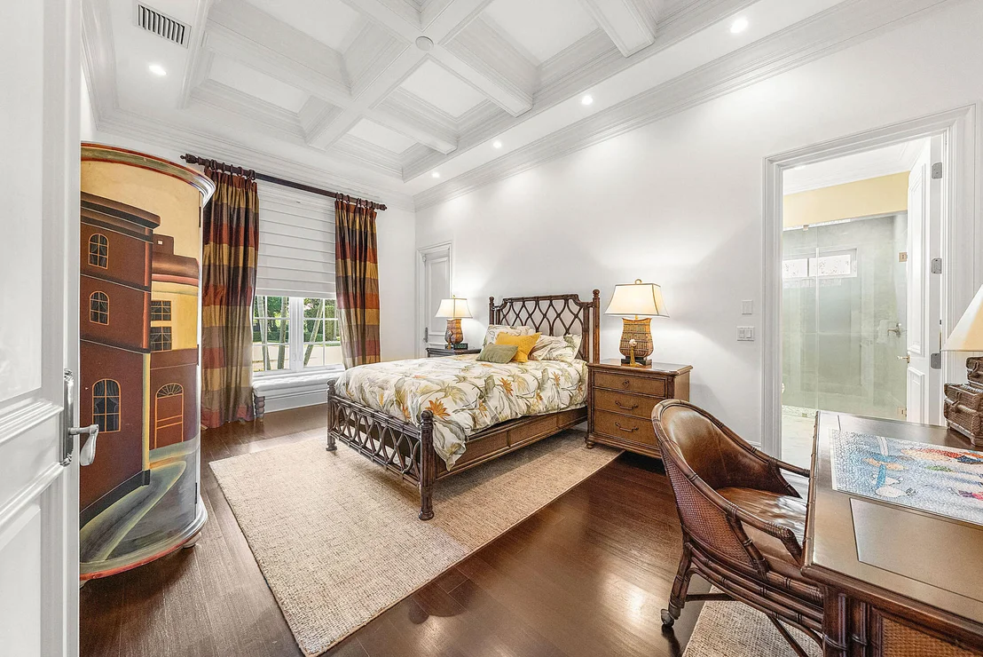 Photo of 2460 Queen Palm Road