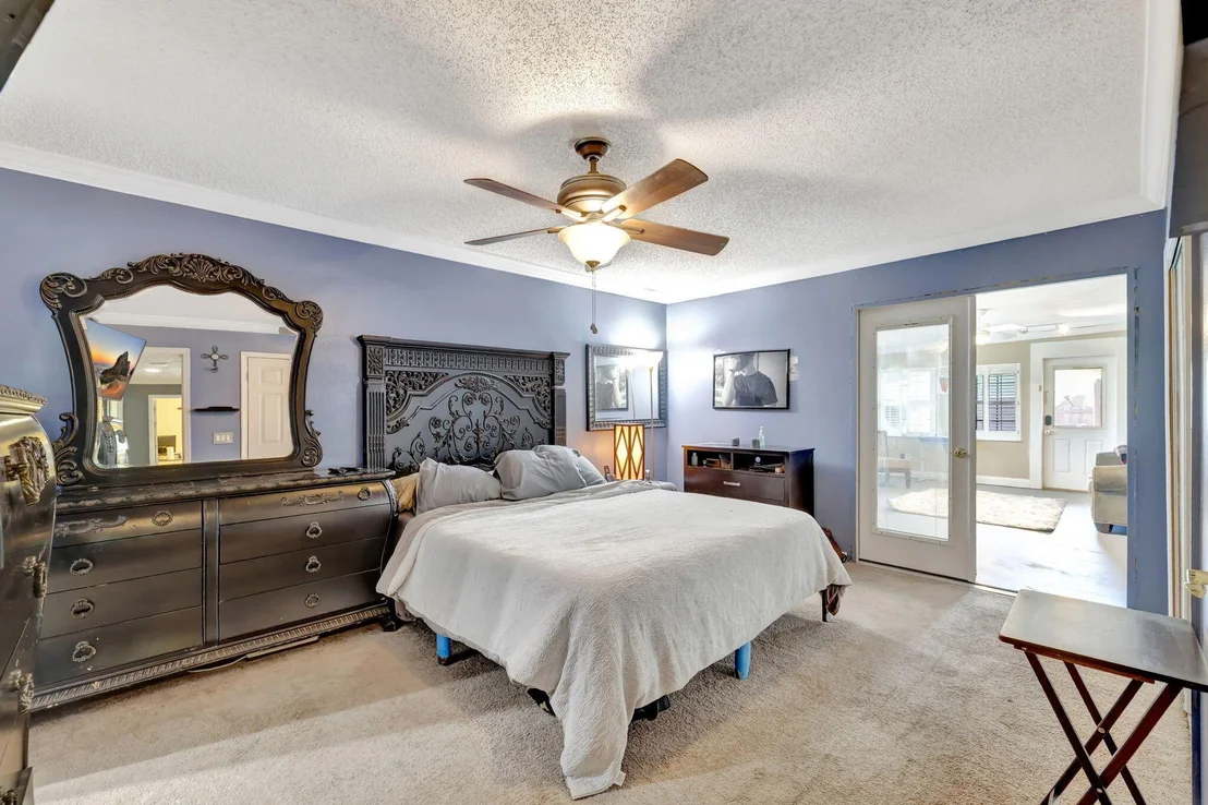Photo of 5903 Sunset Boulevard