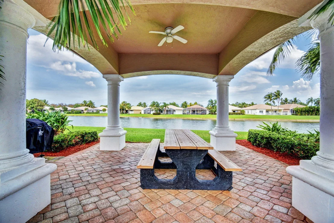 Photo of 8638 Lineyard Cay
