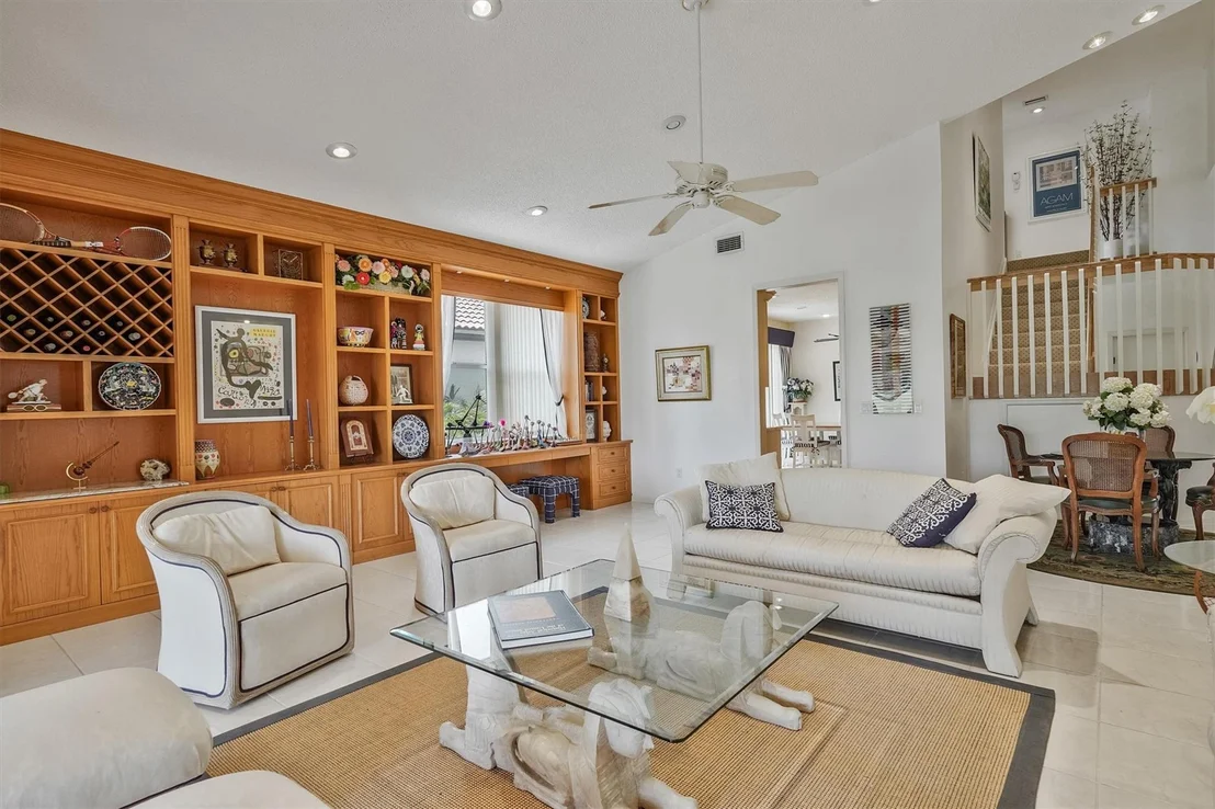 Photo of 7204 Via Palomar