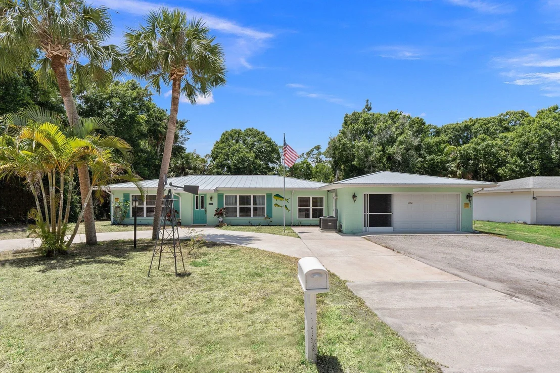Photo of 1835 Flora Lane