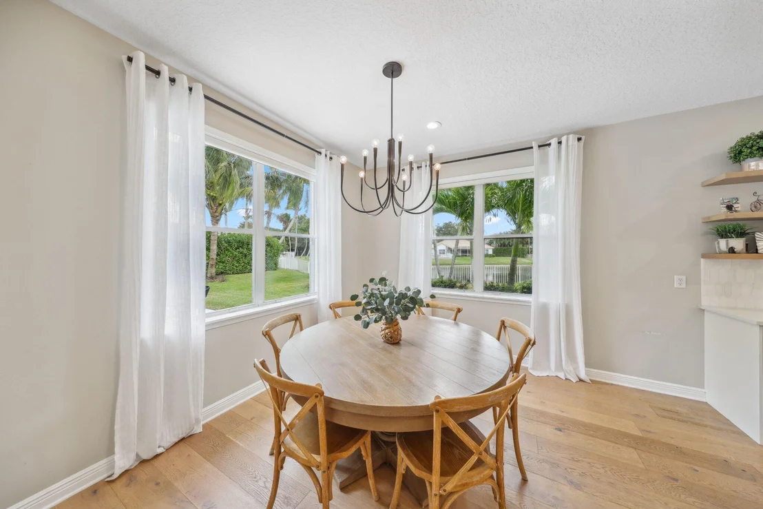 Photo of 423 Meadowlark Drive