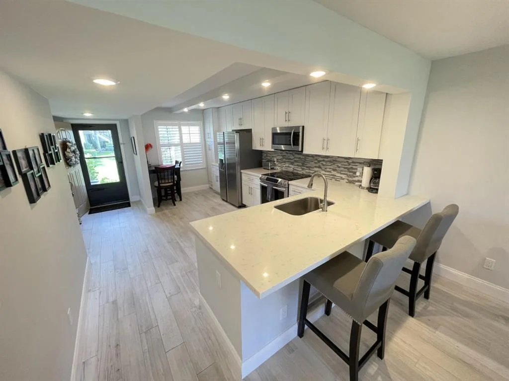 Photo of Unit F at 701 Pinecrest Circle