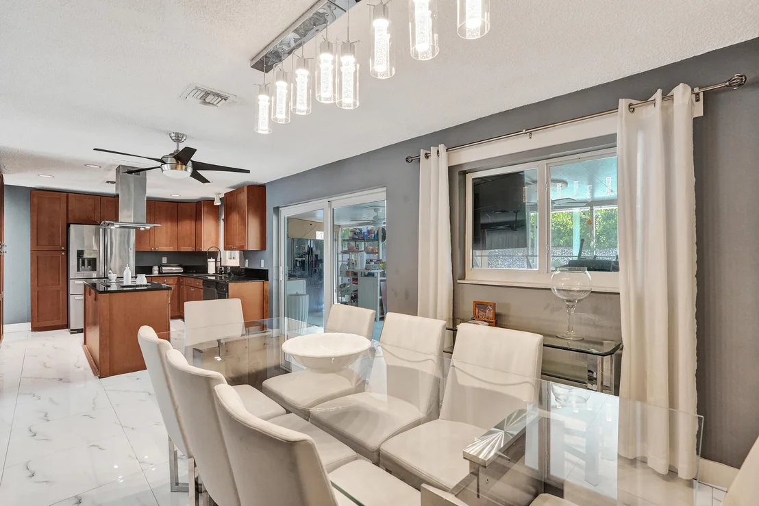 Photo of 307 SE 14th Place