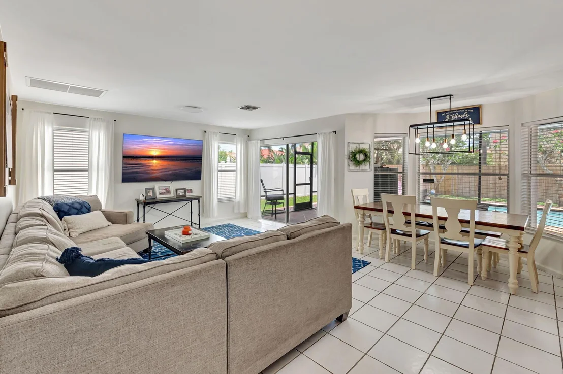 Photo of 8884 Spring Valley Drive