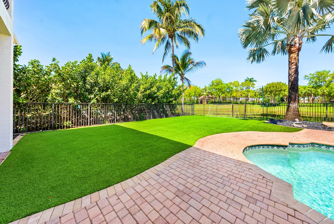 Photo of 8867 Starhaven Cove