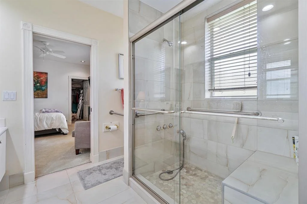 Photo of 113 N River Drive E