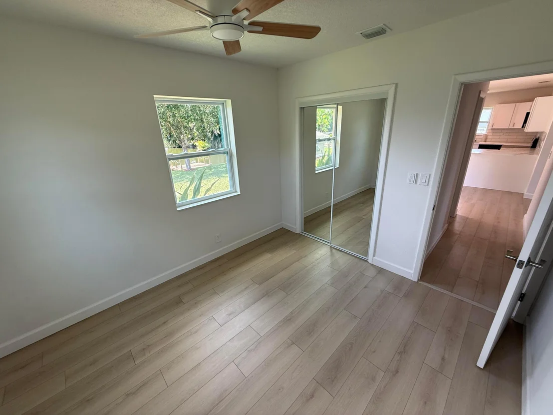 Photo of 1417 Willow Road