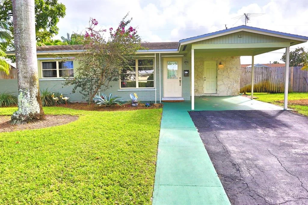 Photo of 2622 Acklins Road