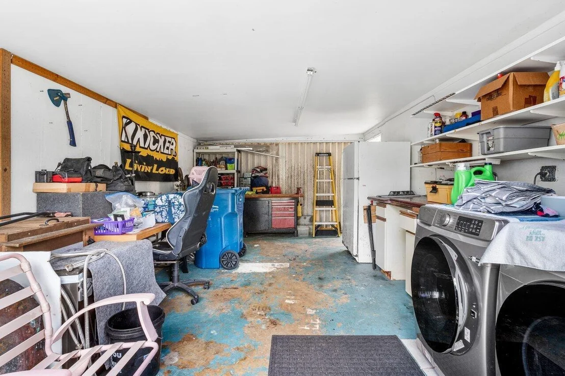 Photo of 403 W Whitney Drive