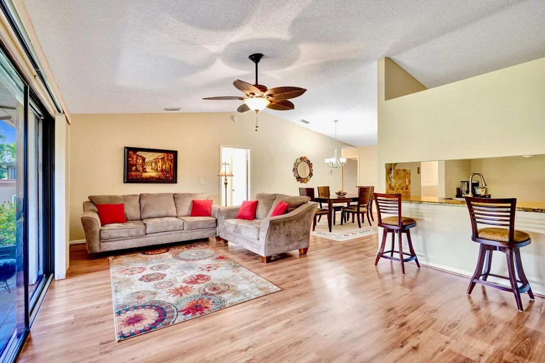 Photo of 124 Mayfair Lane