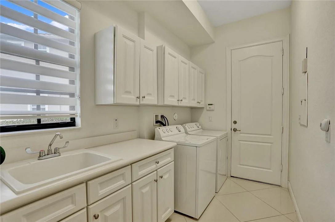 Photo of 8760 Lakeview Drive
