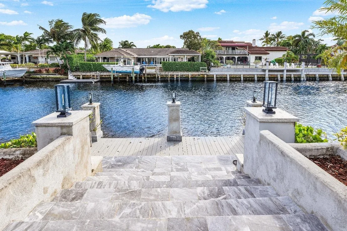 Photo of 678 Carriage Hill Lane