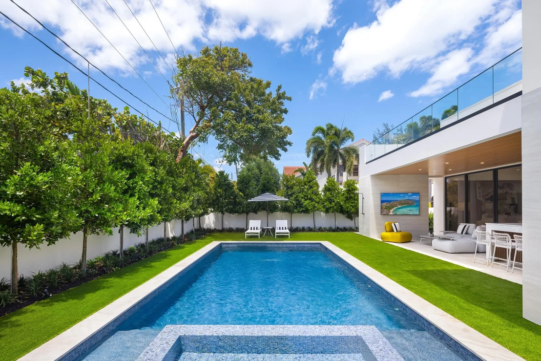 Photo of 1351 Cocoanut Road