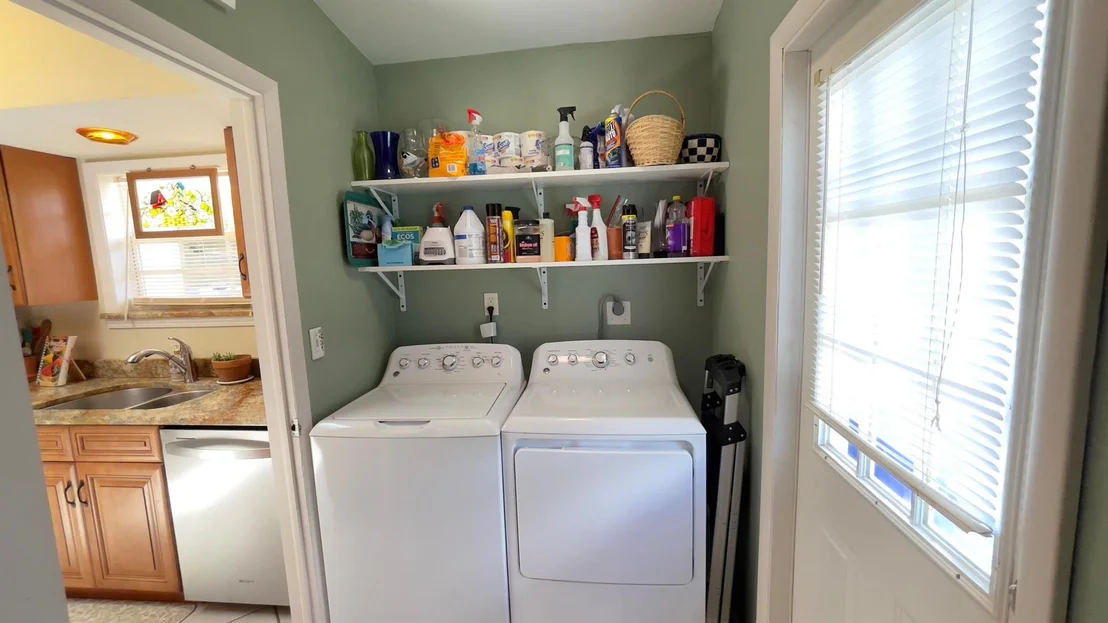 Photo of 886 Schumann Drive