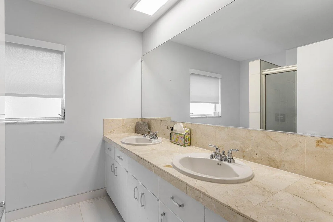Photo of 900 Marble Way