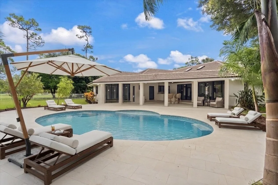Photo of 460 Glenbrook Drive