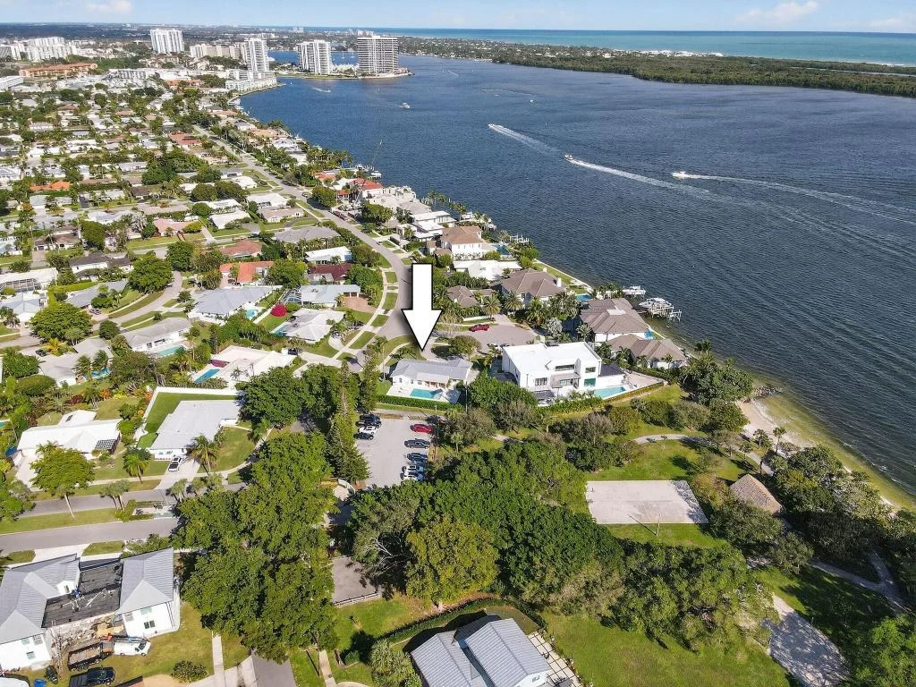 Photo of 700 Lakeside Circle