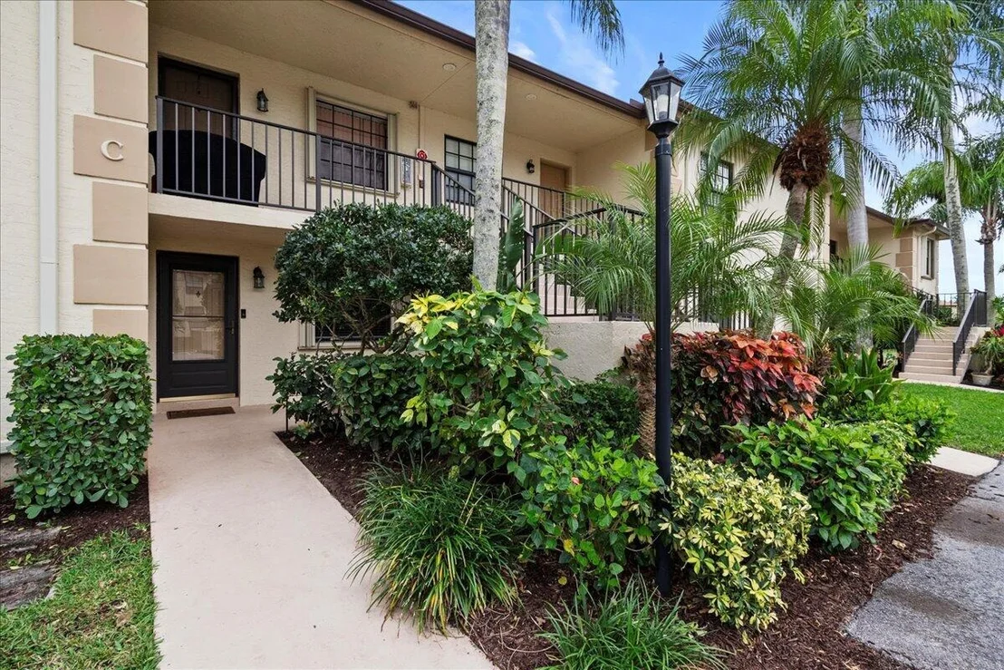 Photo of Unit C at 301 Pinecrest Circle