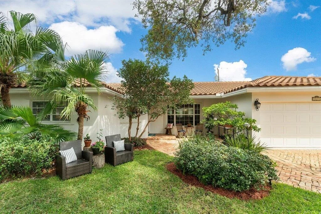 Photo of 827 NW 6th Drive