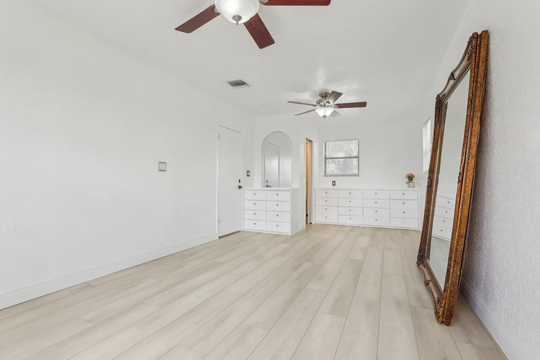 Photo of 220 Greenbrier Drive