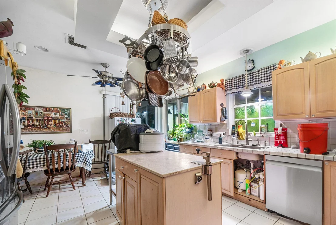Photo of 16457 115th Avenue N