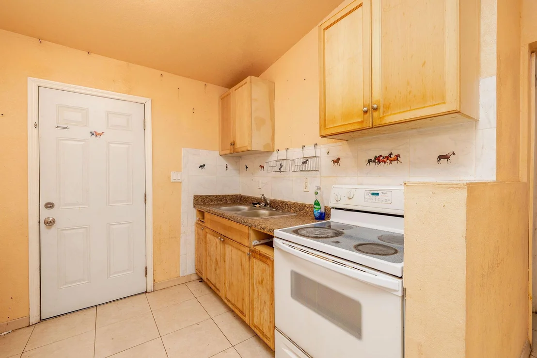 Photo of 3670 NW 27th Avenue