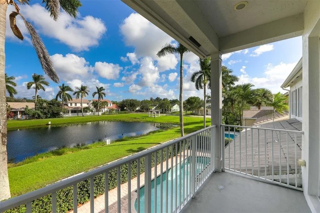 Photo of 4734 Lakeside Terrace