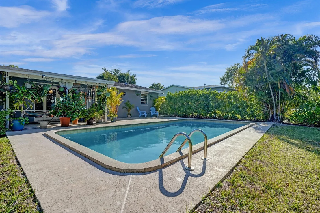 Photo of 715 North Road