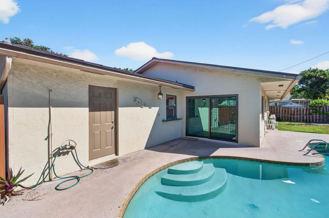 Photo of 714 Heron Drive