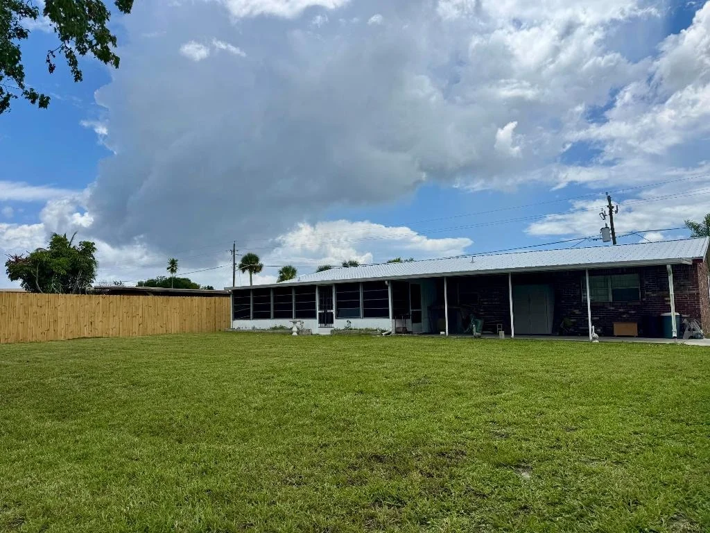 Photo of 1397 Lake Drive W